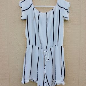 Off shoulder stripe romper